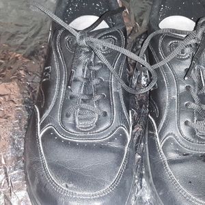 New Balance Shoes 811